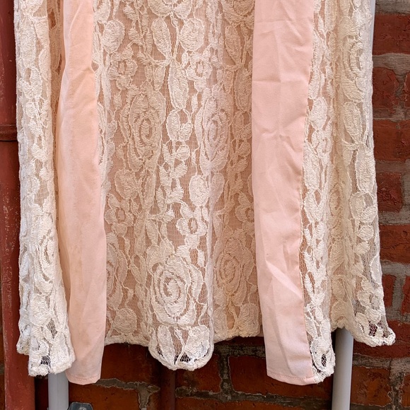 Vintage style lace gown - Picture 11 of 14